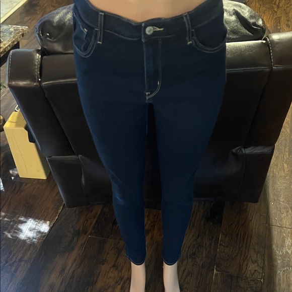 Levi's Women's Navy Skinny Jeans - Picture 1 of 6